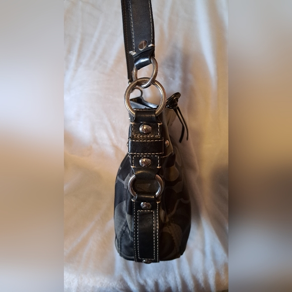 GENUINE COACH LEATHER AND JACQUARD CONVERTIBLE BUCKET BAG - Picture 4 of 16